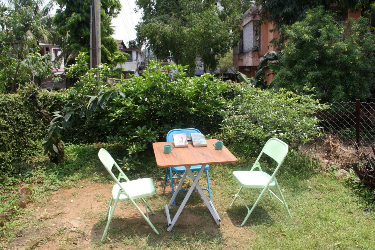 Gibbon Backpackers Hostel Гувахати Екстериор снимка